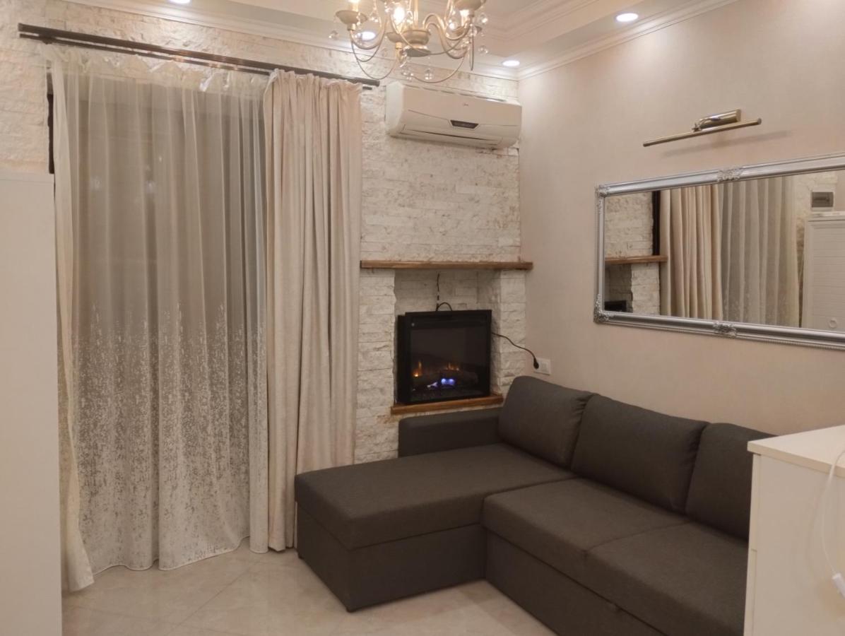 Room In Sololaki 第比利斯 外观 照片
